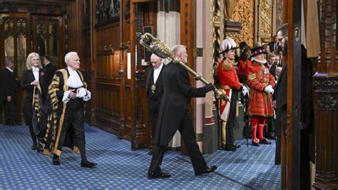 are metals allowed in the house of lords|house of lords customs and traditions.